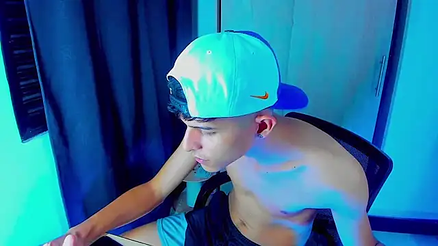 LiamGadiell online show from March 7, 2025, 6:02 am