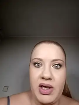 angelcurvy online show from November 7, 2025, 6:08 pm