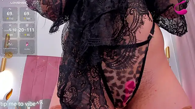 Snapshot of Mayzzie chatting on March 2, 2025, 11:31 pm Mayzzie online show from March 2, 2025, 11:31 pm