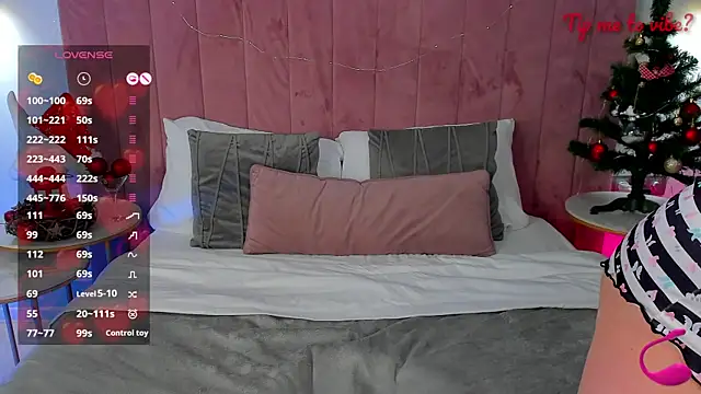 Snapshot of Mayzzie chatting on January 14, 2026, 8:25 pm Mayzzie online show from January 14, 2026, 8:25 pm