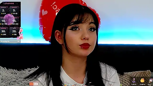 Snapshot of AveryWillow chatting on February 23, 2025, 6:23 pm AveryWillow online show from February 23, 2025, 6:23 pm