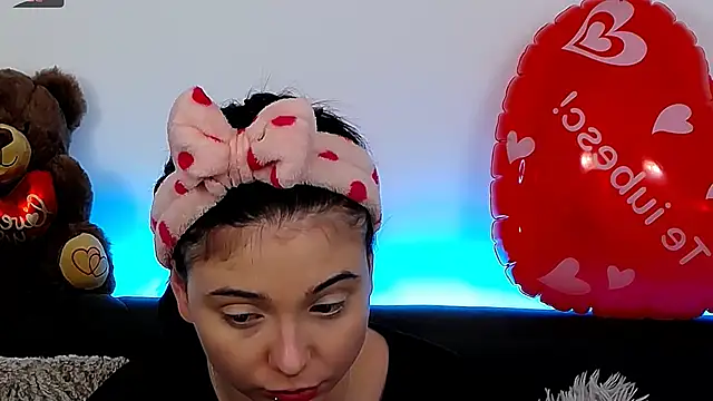 Snapshot of AveryWillow chatting on February 26, 2025, 11:41 am AveryWillow online show from February 26, 2025, 11:41 am