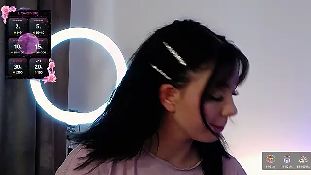 Snapshot of AveryWillow chatting on March 5, 2025, 2:45 pm AveryWillow online show from March 5, 2025, 2:45 pm