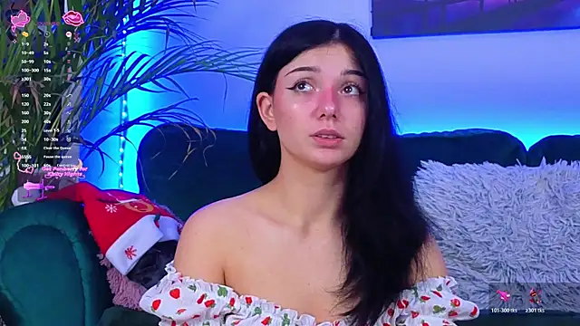 AveryWillow online show from December 2, 2025, 6:14 pm