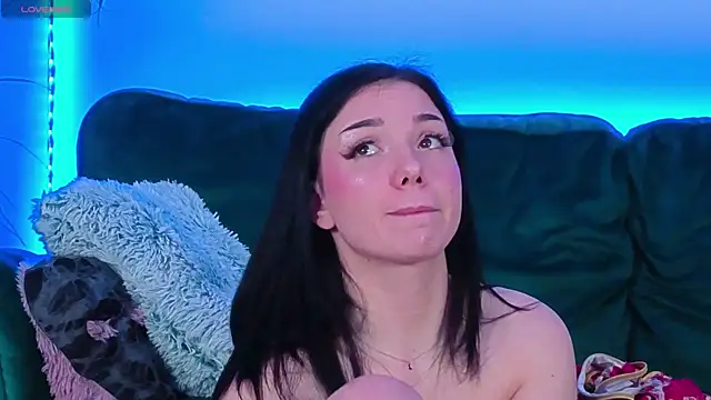 AveryWillow online show from January 8, 2026, 6:43 pm