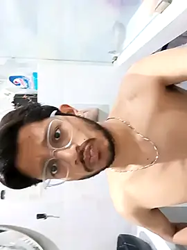 skinnyyyyyyyyy online show from February 14, 2025, 3:43 am