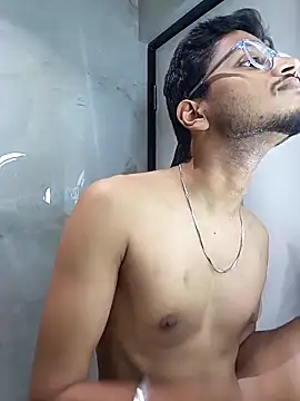 skinnyyyyyyyyy online show from December 15, 2025, 5:01 am