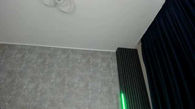 Snapshot of Milla_Heart chatting on February 21, 2025, 6:26 pm Milla Heart online show from February 21, 2025, 6:26 pm