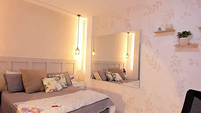 MartinaGuzmann online show from February 23, 2026, 12:41 am