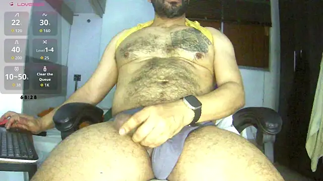 Snapshot of bruce_bigg chatting on November 3, 2025, 12:35 am bruce bigg online show from November 3, 2025, 12:35 am