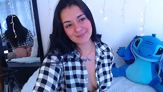 Samanta james19 online show from December 4, 2025, 5:10 pm