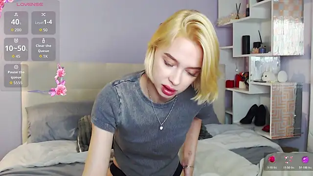 Snapshot of White_Lioness chatting on October 21, 2025, 3:13 pm White Lioness online show from October 21, 2025, 3:13 pm