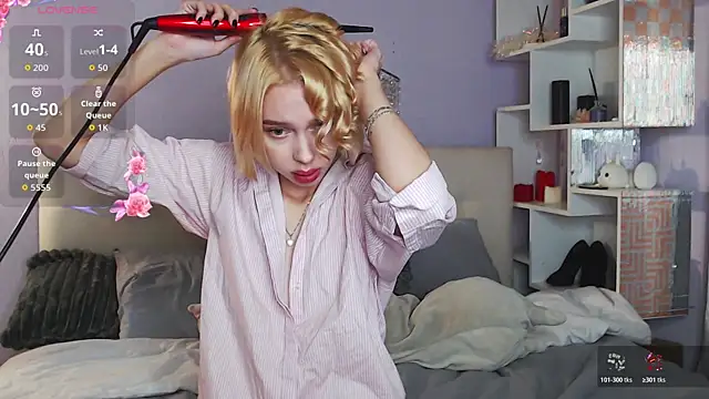 Snapshot of White_Lioness chatting on October 23, 2025, 2:16 pm White Lioness online show from October 23, 2025, 2:16 pm