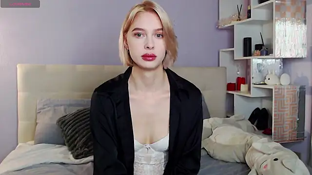 Snapshot of White_Lioness chatting on November 1, 2025, 5:37 pm White Lioness online show from November 1, 2025, 5:37 pm