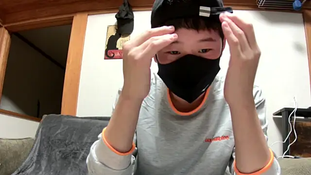 Snapshot of tuki_fu chatting on December 10, 2024, 11:00 am tuki fu online show from December 10, 2024, 11:00 am