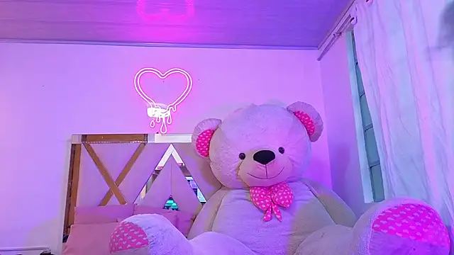 Jazmin tay online show from September 26, 2025, 11:47 am