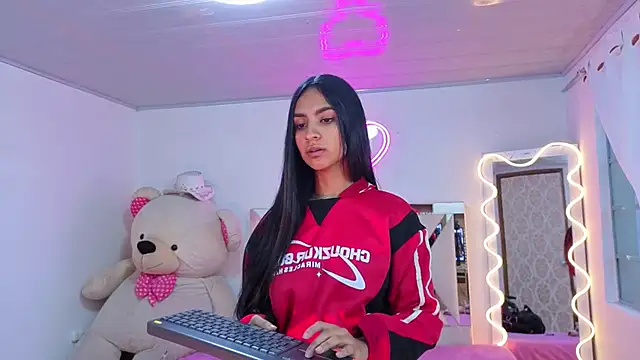 Jazmin tay online show from November 30, 2025, 11:58 am