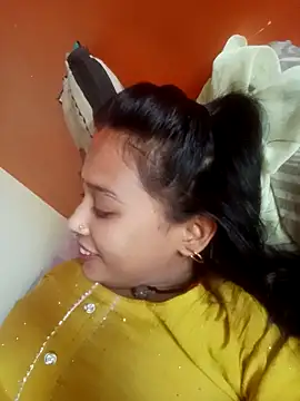 Surajpuja79 online show from April 3, 2026, 8:56 am