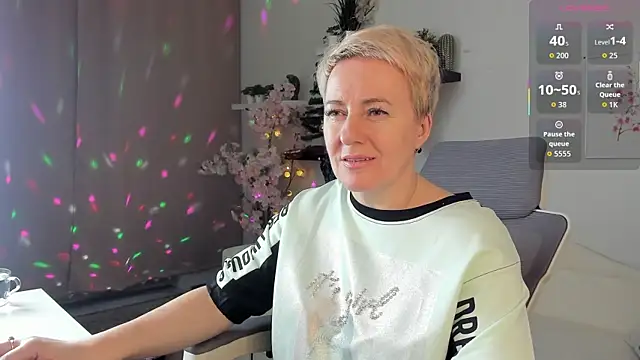 Snapshot of Nika_Smit chatting on January 9, 2026, 11:02 am Nika Smit online show from January 9, 2026, 11:02 am