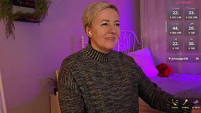 Snapshot of Nika_Smit chatting on January 11, 2026, 5:45 am Nika Smit online show from January 11, 2026, 5:45 am