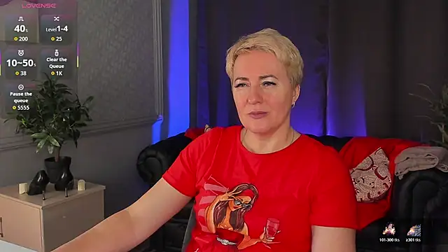 Snapshot of Nika_Smit chatting on January 17, 2026, 5:45 am Nika Smit online show from January 17, 2026, 5:45 am