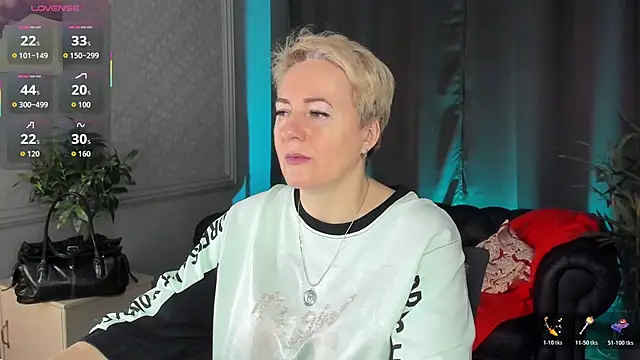 Snapshot of Nika_Smit chatting on January 18, 2026, 5:22 am Nika Smit online show from January 18, 2026, 5:22 am