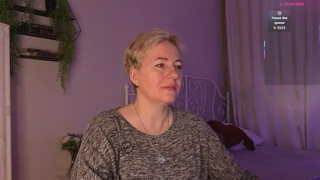 Snapshot of Nika_Smit chatting on February 28, 2026, 5:19 am Nika Smit online show from February 28, 2026, 5:19 am