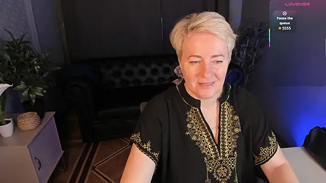 Snapshot of Nika_Smit chatting on March 1, 2026, 5:31 am Nika Smit online show from March 1, 2026, 5:31 am