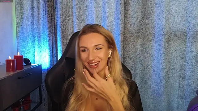 Snapshot of Megan_Kira chatting on March 7, 2026, 8:11 am Megan Kira online show from March 7, 2026, 8:11 am