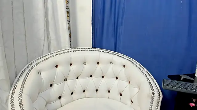 Snapshot of Analia18_ chatting on January 11, 2025, 3:31 pm Analia18 online show from January 11, 2025, 3:31 pm