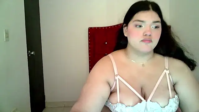 Snapshot of kira_vegaa chatting on December 13, 2024, 1:44 pm kira vegaa online show from December 13, 2024, 1:44 pm