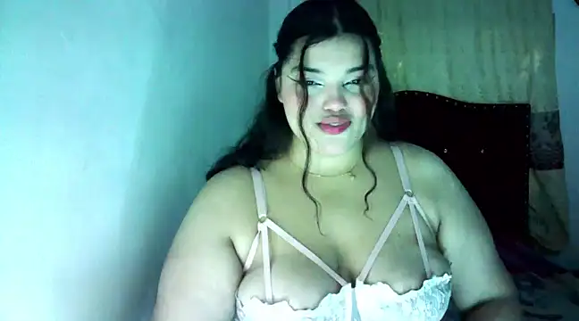 Snapshot of kira_vegaa chatting on December 20, 2024, 9:54 am kira vegaa online show from December 20, 2024, 9:54 am