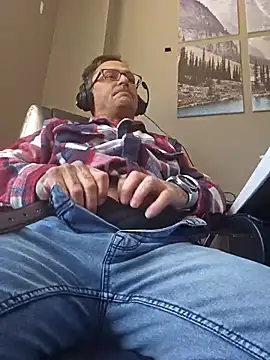 Snapshot of dadbod1178 chatting on February 20, 2025, 7:41 pm dadbod1178 online show from February 20, 2025, 7:41 pm