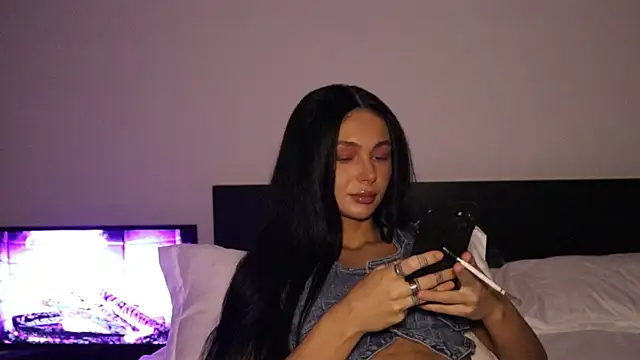 Snapshot of IvyKaelani chatting on February 15, 2026, 1:52 pm IvyKaelani online show from February 15, 2026, 1:52 pm