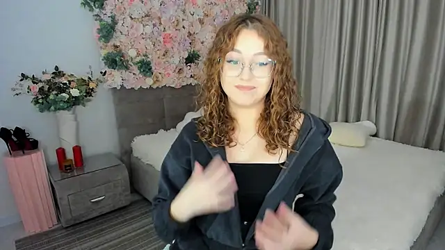Snapshot of SereneFlame chatting on October 12, 2025, 4:17 pm SereneFlame online show from October 12, 2025, 4:17 pm