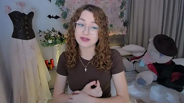 Snapshot of SereneFlame chatting on November 3, 2025, 4:08 pm SereneFlame online show from November 3, 2025, 4:08 pm