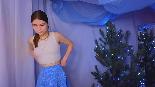 AlisiaSpinnet  online show from December 30, 2024, 7:15 am