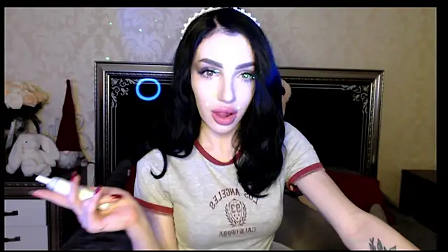 NancyLovee  online show from January 11, 2025, 6:54 pm