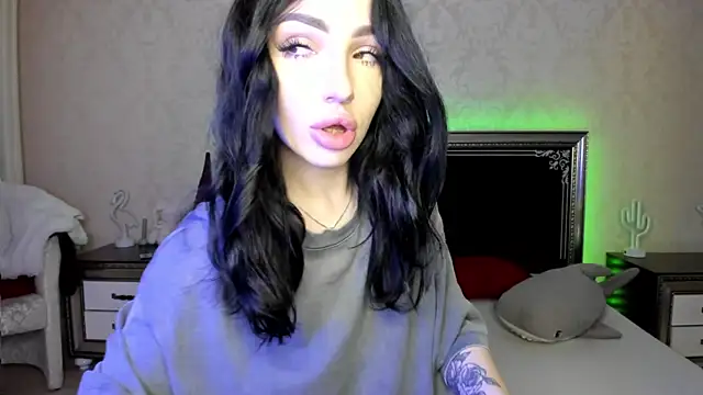 NancyLovee  online show from March 15, 2025, 6:10 pm