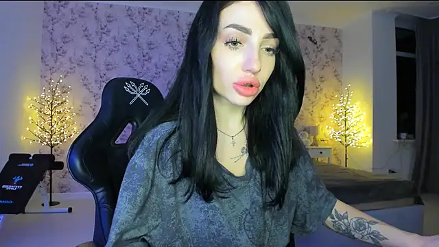 Snapshot of NancyLovee_ chatting on December 21, 2025, 4:19 am NancyLovee online show from December 21, 2025, 4:19 am