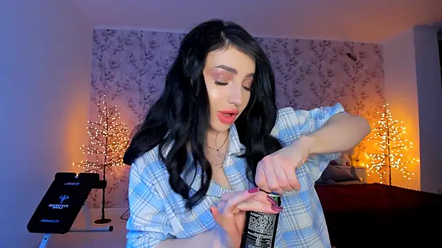 Snapshot of NancyLovee_ chatting on February 19, 2026, 8:27 pm NancyLovee online show from February 19, 2026, 8:27 pm