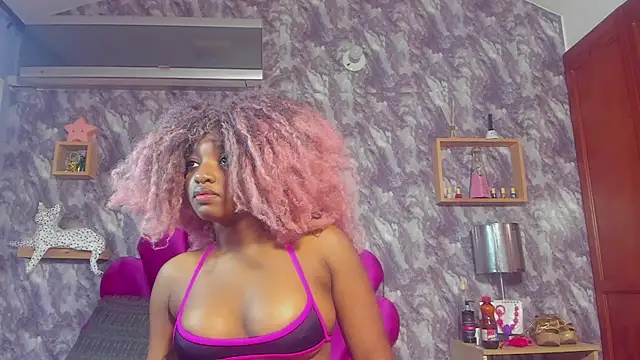 Snapshot of EMMAPARISS chatting on November 30, 2025, 1:37 pm EMMAPARISS online show from November 30, 2025, 1:37 pm