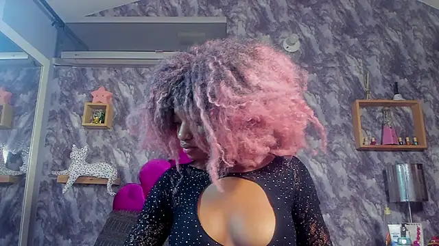 Snapshot of EMMAPARISS chatting on December 3, 2025, 11:41 am EMMAPARISS online show from December 3, 2025, 11:41 am