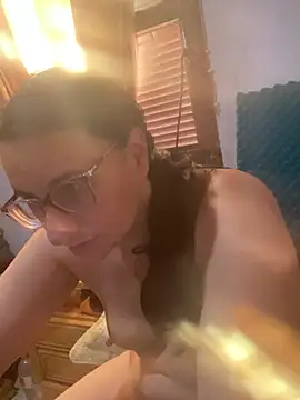 Snapshot of gloria7v05 chatting on March 11, 2025, 11:55 am gloria7v05 online show from March 11, 2025, 11:55 am