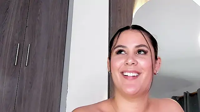 LexyRobert online show from February 3, 2025, 11:36 pm