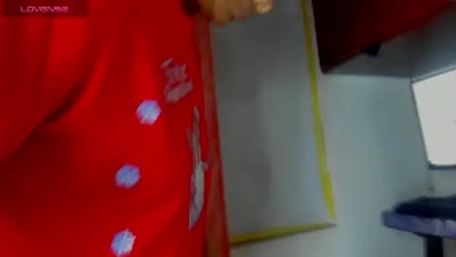 Nenita Hot  online show from December 19, 2025, 2:13 pm