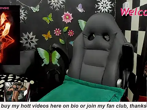 Snapshot of MikeRose94 chatting on October 26, 2025, 5:08 pm MikeRose94 online show from October 26, 2025, 5:08 pm