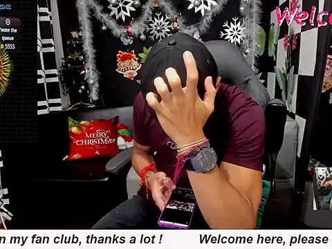 Snapshot of MikeRose94 chatting on January 15, 2026, 4:11 pm MikeRose94 online show from January 15, 2026, 4:11 pm