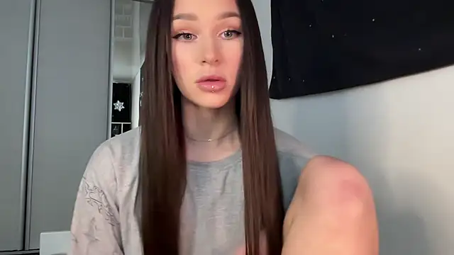 Snapshot of ur_molly chatting on January 19, 2026, 7:56 am ur molly online show from January 19, 2026, 7:56 am