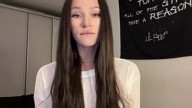 Snapshot of ur_molly chatting on February 20, 2026, 11:43 am ur molly online show from February 20, 2026, 11:43 am